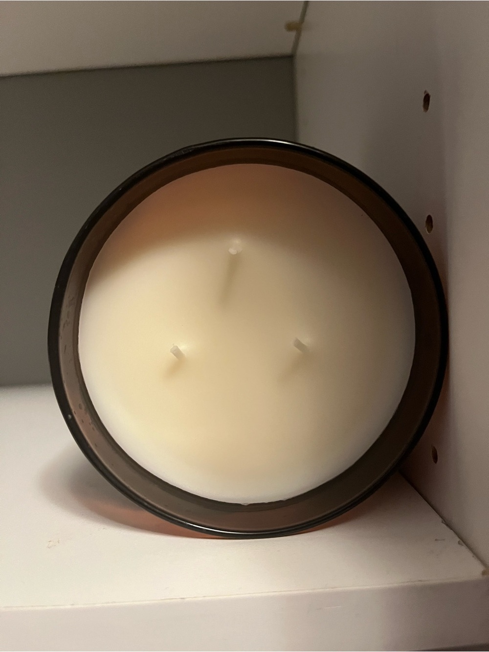 White Barn Spiced Gingerbread Candle - Brown with Silver Lid - Picture 2 of 3